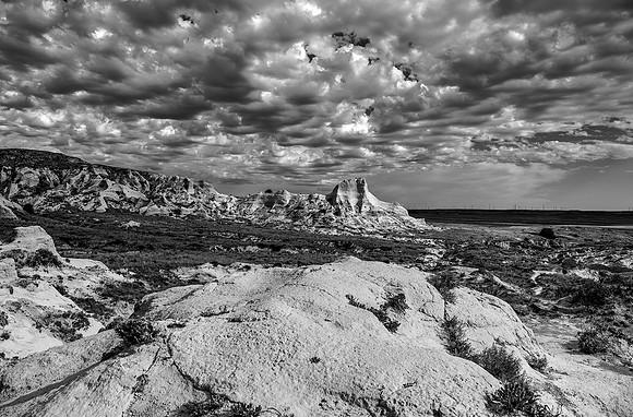 Pawnee Buttes monochrome 01 1800